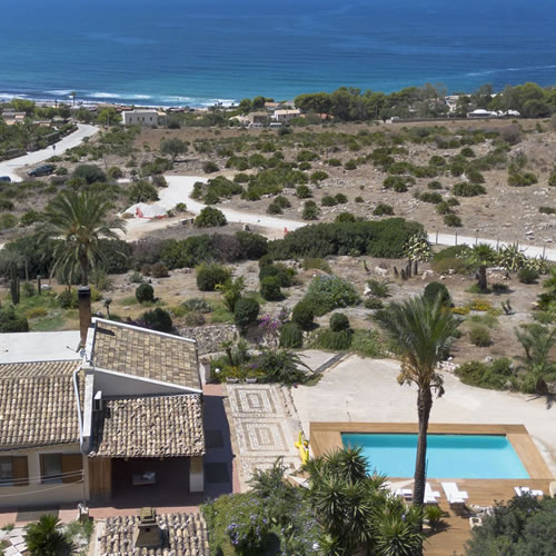 Panoramic photo of the villa with sea view